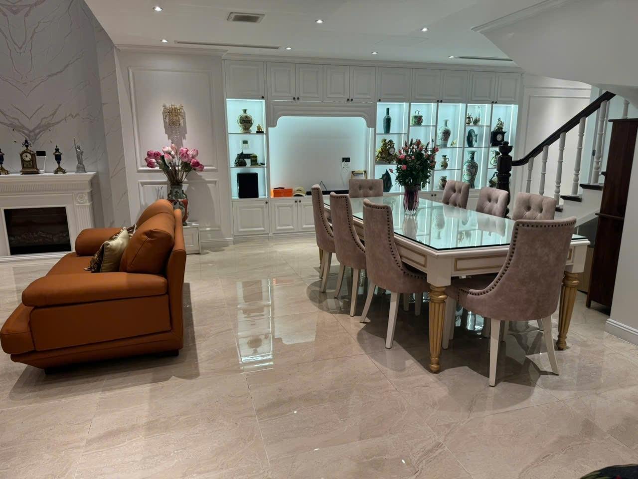 Bán gấp căn 255 m2, giá tốt tại Đường Nguyễn Phong Sắc - Dịch Vọng Hậu - Cầu Giấy - Hà Nội