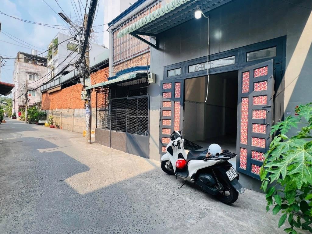 Cho thuê gấp căn nhà đẹp tại Đường Thoại Ngọc Hầu - Phú Thạnh - Tân Phú, 100 m2, giá 9 tr/tháng