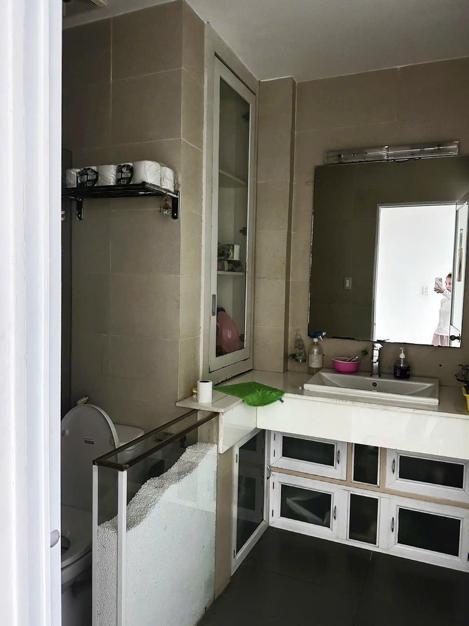 ✨ Cho Thuê Văn Phòng Sáng Tự Nhiên – Có Ban Công Kính, Không Gian Mở