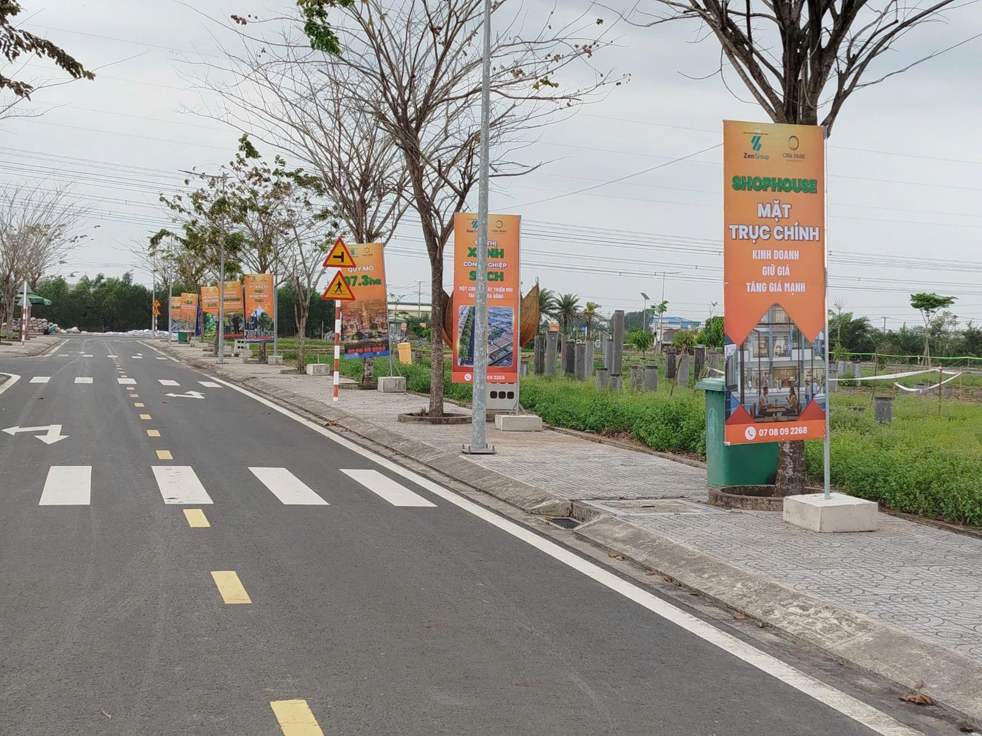 Cần bán gấp bán nhanh nền đất 80 m2, hướng Đông tại Đức Hòa - Long An, giá 2,26 tỷ