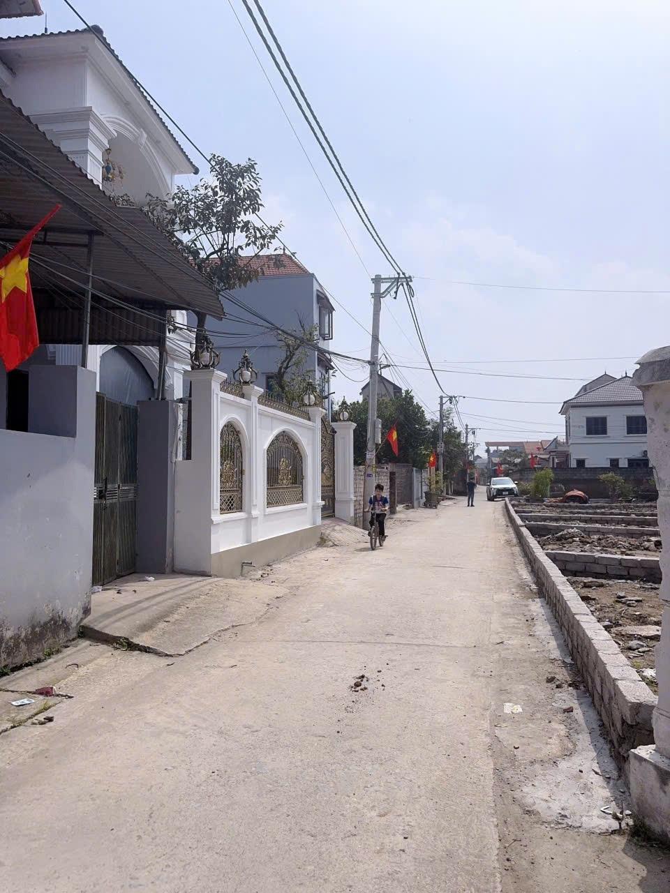 Bán nhanh lô đất nền 33,5 m2 tại Huyện Thanh Trì - Hà Nội, giá 4,5 tỷ