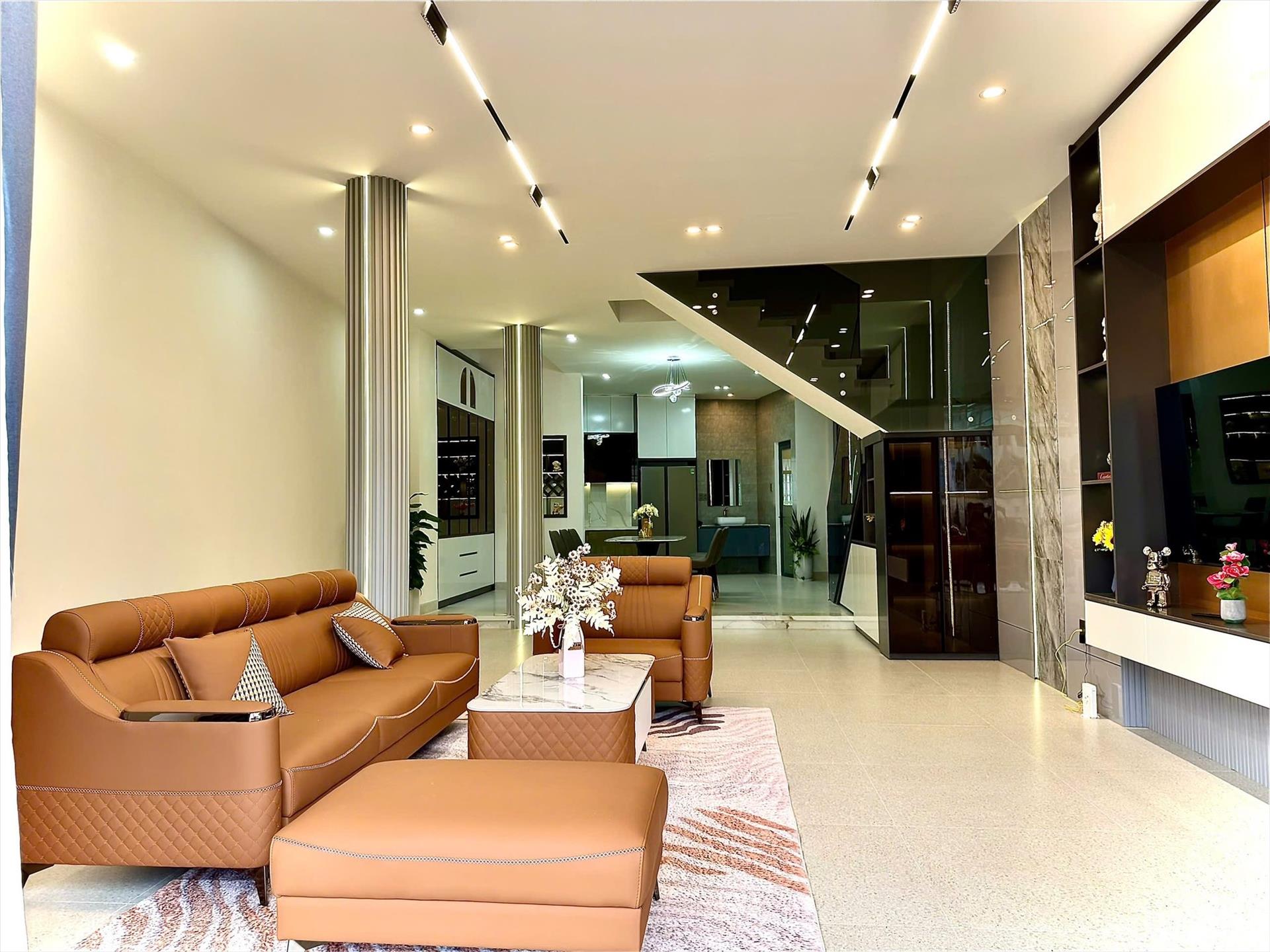 Bán nhà phố 3 tầng, 83 m2 tại Đường Nguyễn Hữu Thọ - Hòa Cường Bắc - Hải Châu, giá 17,2 tỷ