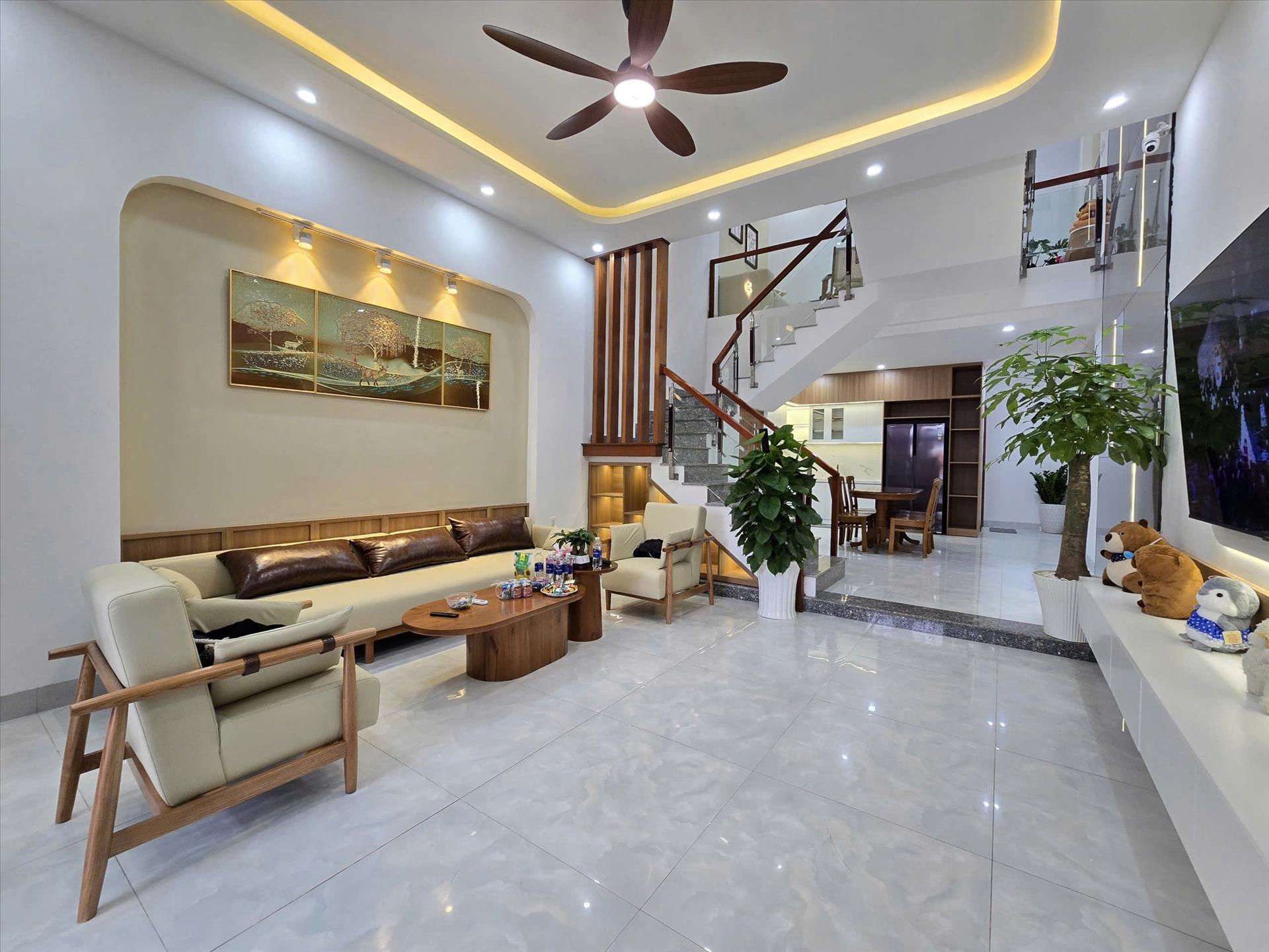 Sở hữu nhà mặt tiền 3 tầng, 90 m2 tại Phường Hòa Minh - Liên Chiểu - Đà Nẵng, giá 8,15 tỷ