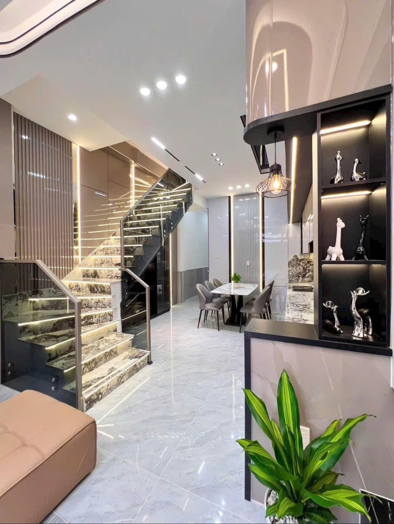 Bán nhà mặt phố đẹp 120 m2 tại Đường Nguyễn Chí Thanh - Tương Bình Hiệp - Thủ Dầu Một, giá 3 tỷ