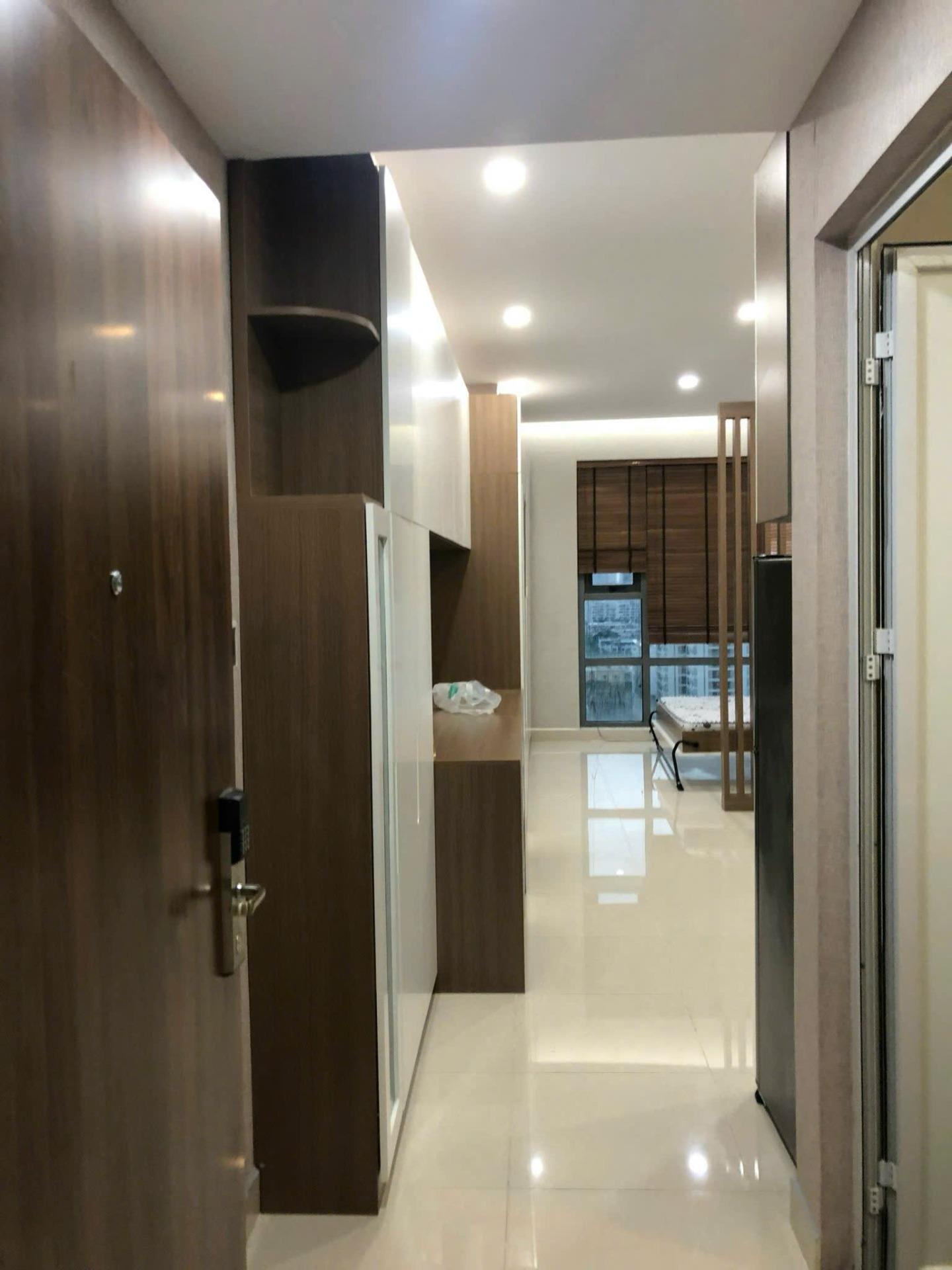 - Cho thuê văn phòng officetel GoldenKing full nội thất, 37m² 13 triệu/tháng, LH 0938759771