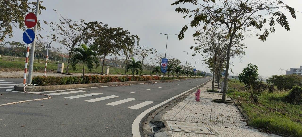 Bán nhanh mảnh đất 85 m2, hướng Đông tại Đường 10 - Đức Hoà Đông - Đức Hòa - Long An, giá 2,42 tỷ