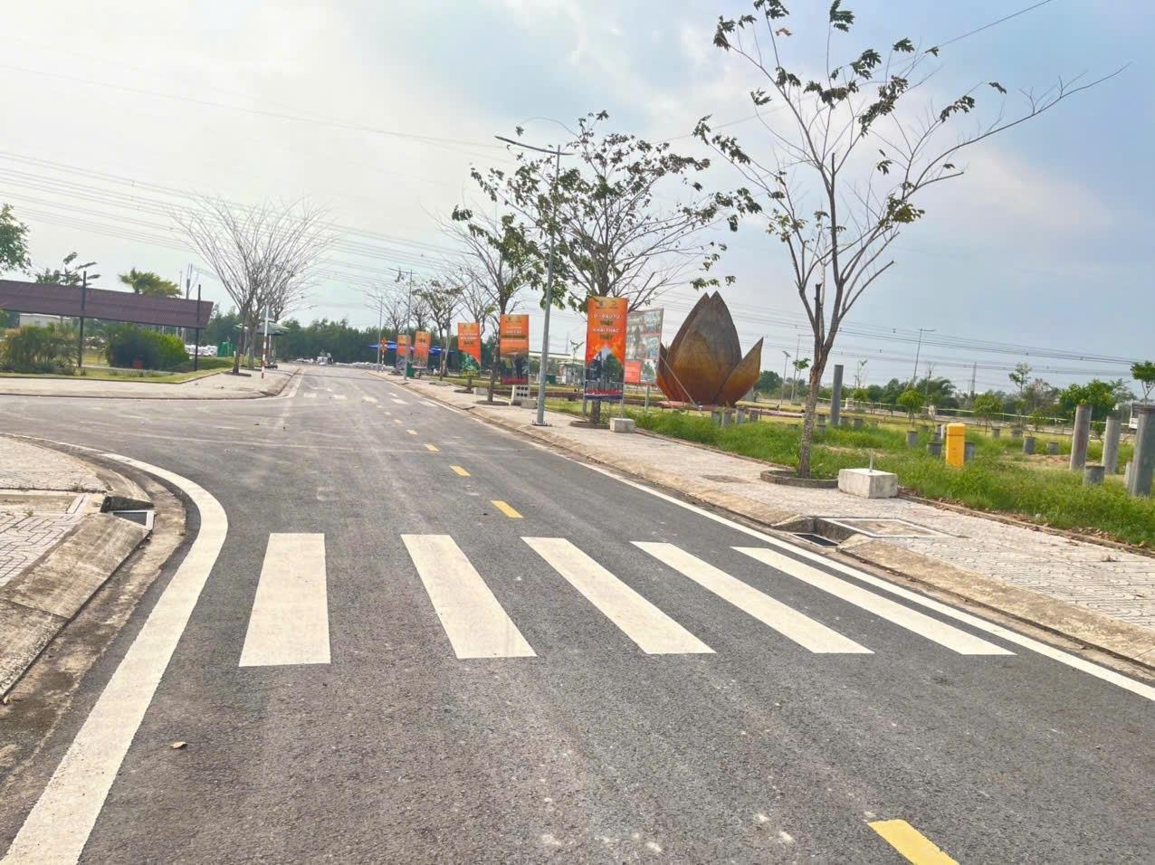 Cần bán gấp đất nền 80 m2, hướng Tây tại Đường 10 - Đức Hoà Đông - Đức Hòa - Long An, giá 2,26 tỷ