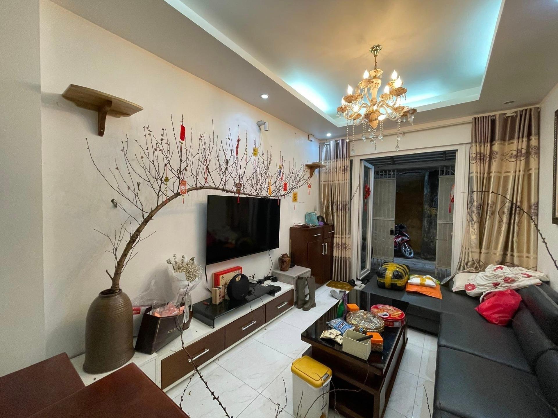 Bán nhanh nhà riêng 38 m2, hướng Đông tại Đường Kim Giang - Đại Kim - Hoàng Mai, giá 7,2 tỷ