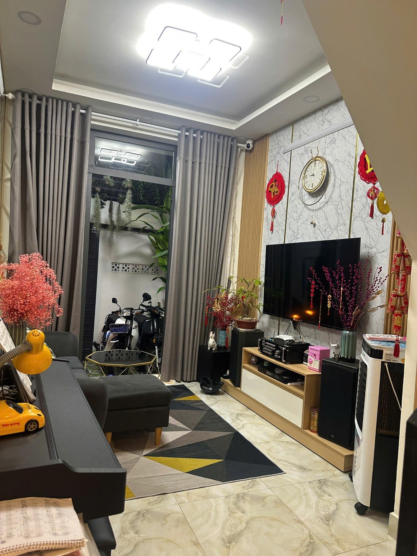 Sở hữu ngay nhà shr 40 m2, hướng Tây tại Đường Tôn Đản - 15 - Quận 4 - TP Hồ Chí Minh, giá 6,5 tỷ