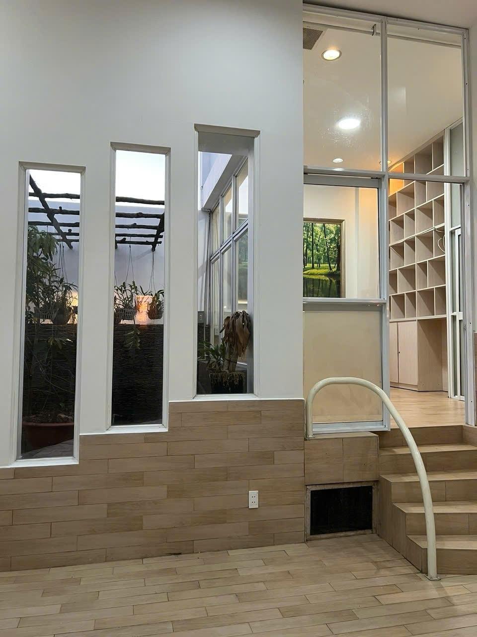 Cần bán gấp bán nhanh chung cư 295 m2, giá 8,56 tỷ tại Quận 7 - TP Hồ Chí Minh