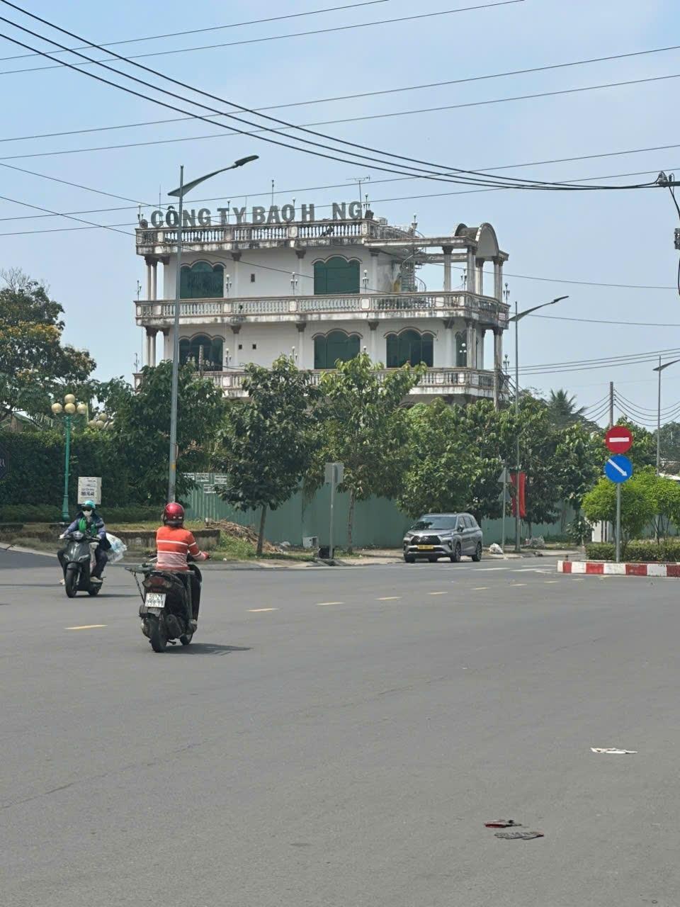 Cần cho thuê căn nhà mặt phố tại Phố Tạ Quang Bửu - 6 - Quận 8, 574 m2, giá 55 triệu/tháng