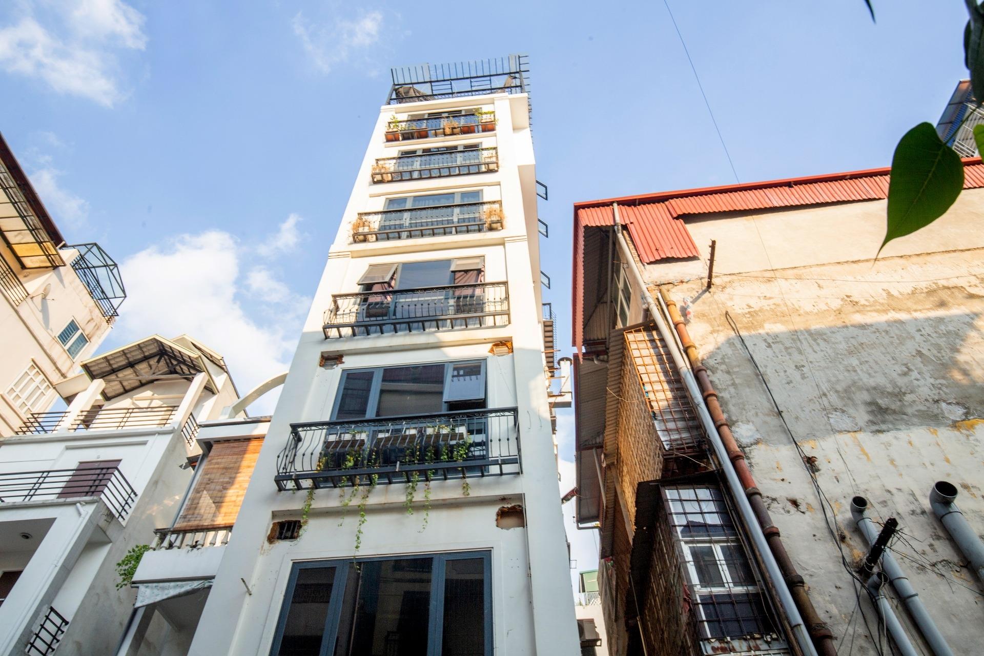 Cho thuê căn hộ dịch vụ 47 Linh Lang nội thất mới view siêu đẹp