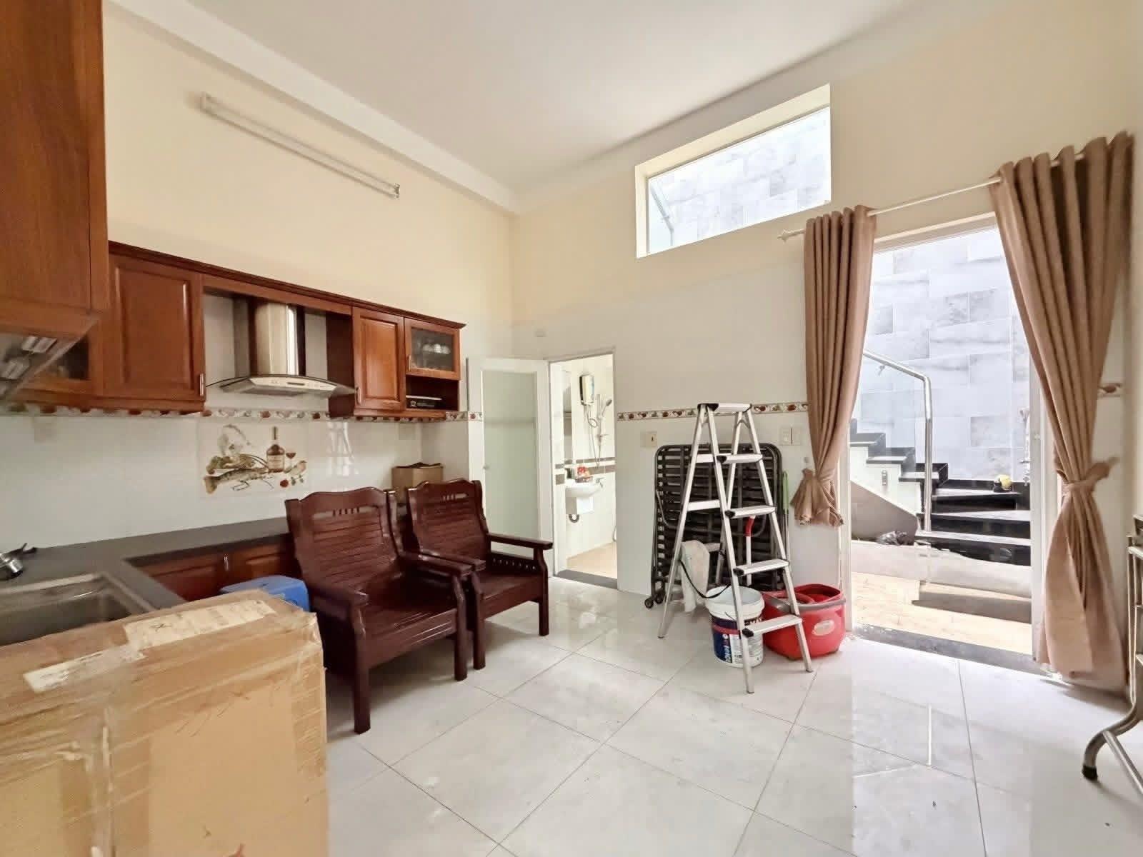 Chuyển nhượng nhà đẹp 76 m2 tại Đường Ung Văn Khiêm - 25 - Bình Thạnh, giá 2,15 tỷ