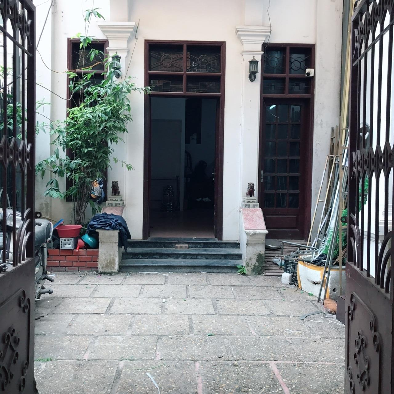 Cho thuê mặt bằng tầng 1 – ngõ ô tô vào – phù hợp kho hàng / bán online / văn phòng