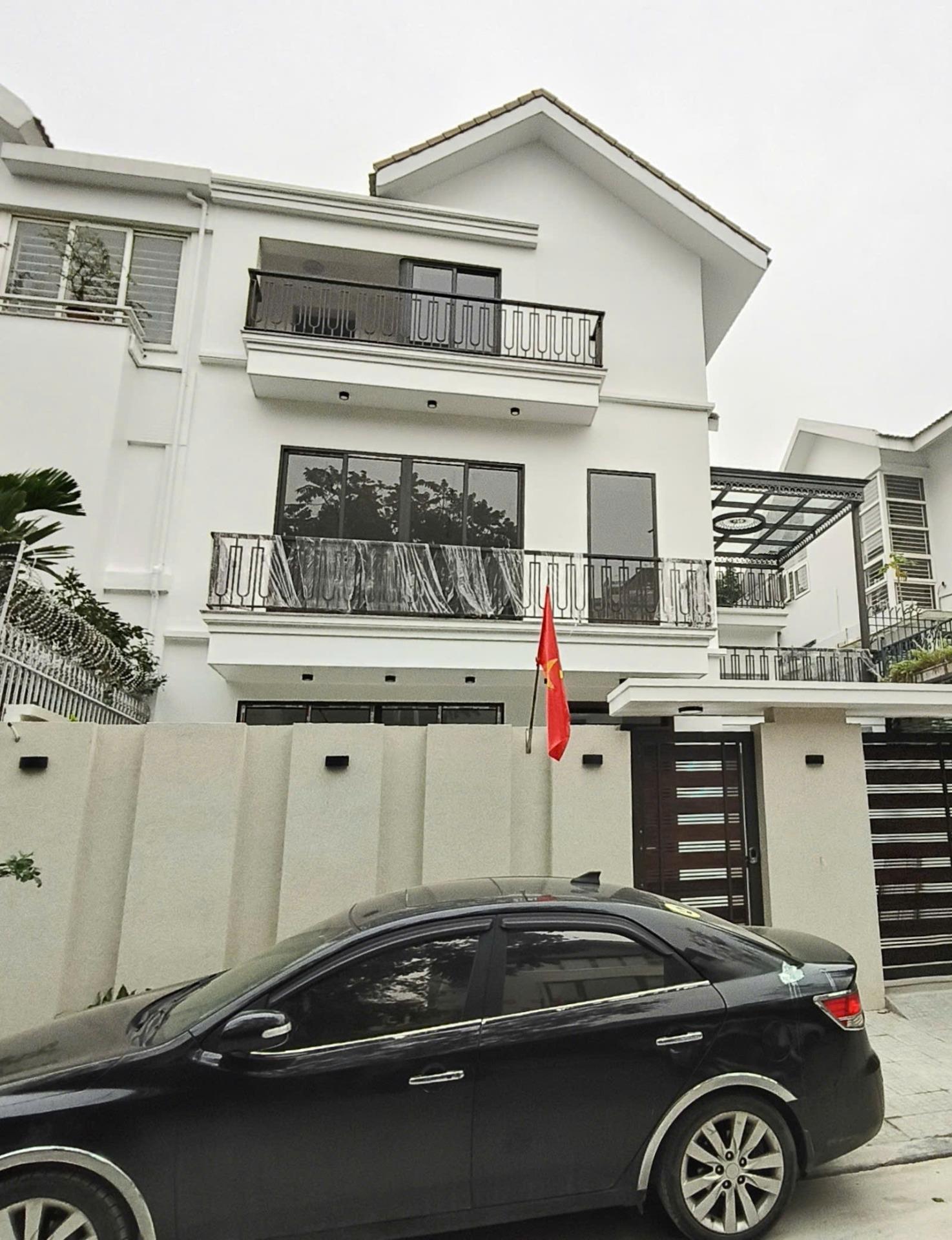 Cần bán biệt thự 198 m2, giá 41,8 tỷ tại Đường Văn Khê - Phú La - Hà Đông - Hà Nội