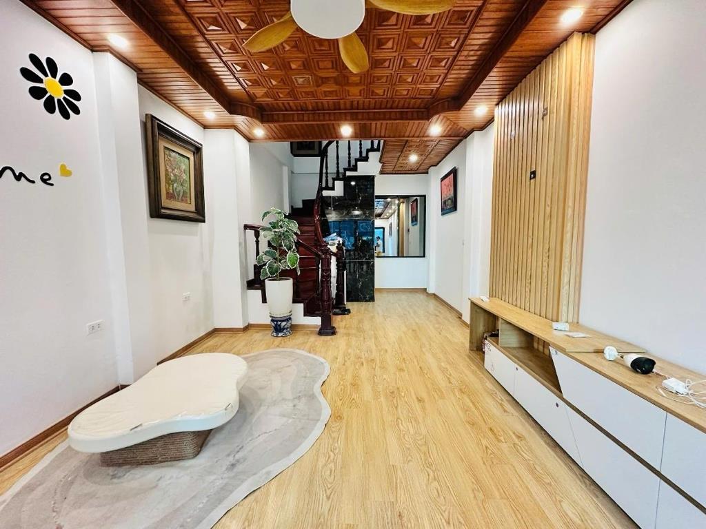 Cần bán nhà riêng sổ đỏ 39 m2 tại Đường Hoàng Hoa Thám - Bưởi - Tây Hồ - Hà Nội, giá 11,2 tỷ