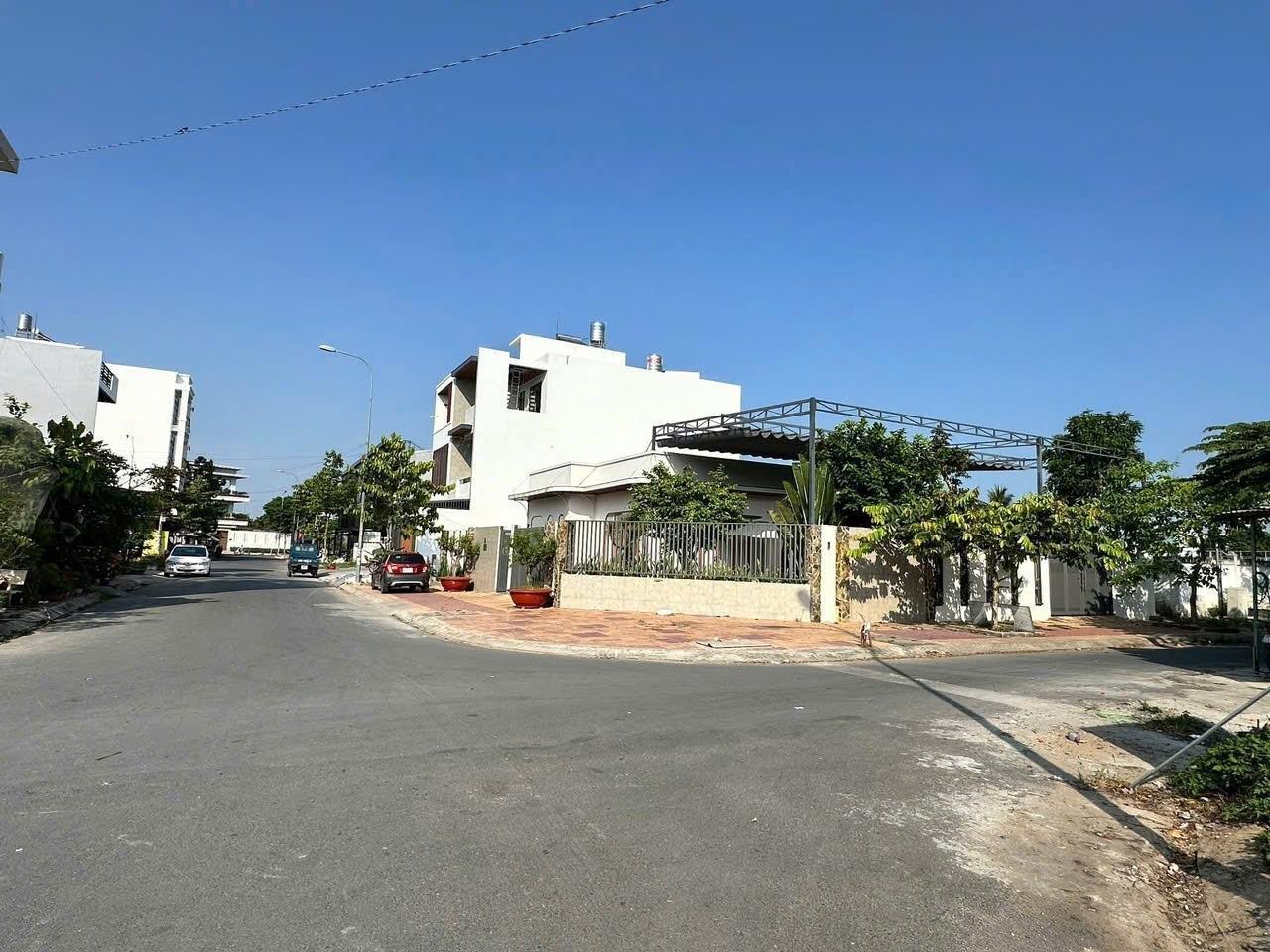 Sở hữu ngay nền đất 168 m2, hướng Tây-Nam tại Phường An Khánh - Ninh Kiều - Cần Thơ, giá 13,2 tỷ