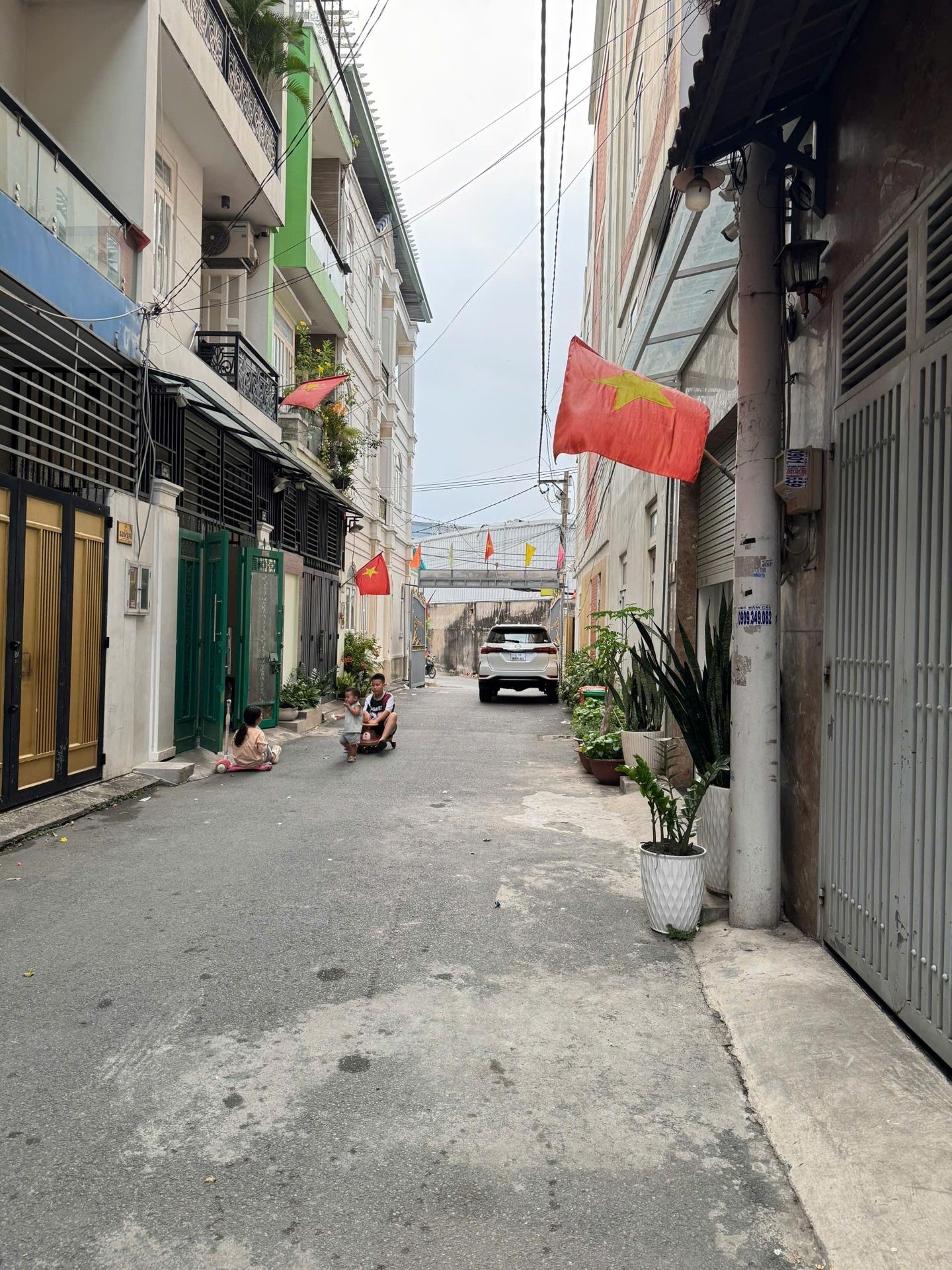 Sở hữu ngay nhà 56 m2, hướng Tây-Nam tại Đường Quốc Lộ 13 - Hiệp Bình Phước - Thủ Đức, giá 8,1 tỷ