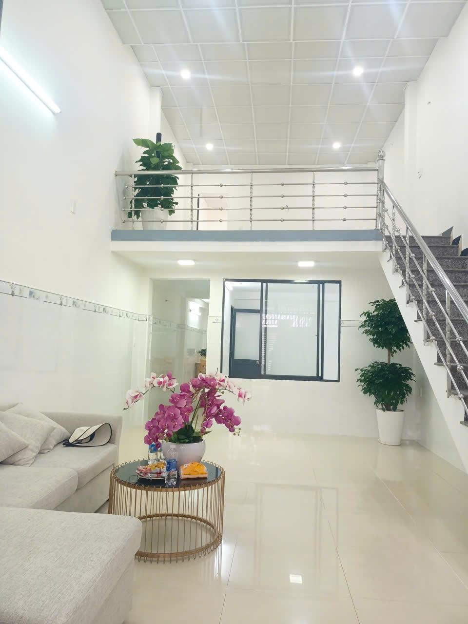 Chuyển nhượng nhà mặt phố đẹp 2 tầng, 80 m2 tại Đường Tô Hiệu - Hòa Minh - Liên Chiểu, giá 4,29 tỷ