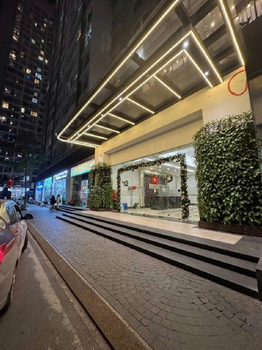 Bán gấp chung cư 100 m2, giá 15,2 tỷ tại Đường Minh Khai - Tương Mai - Hoàng Mai - Hà Nội