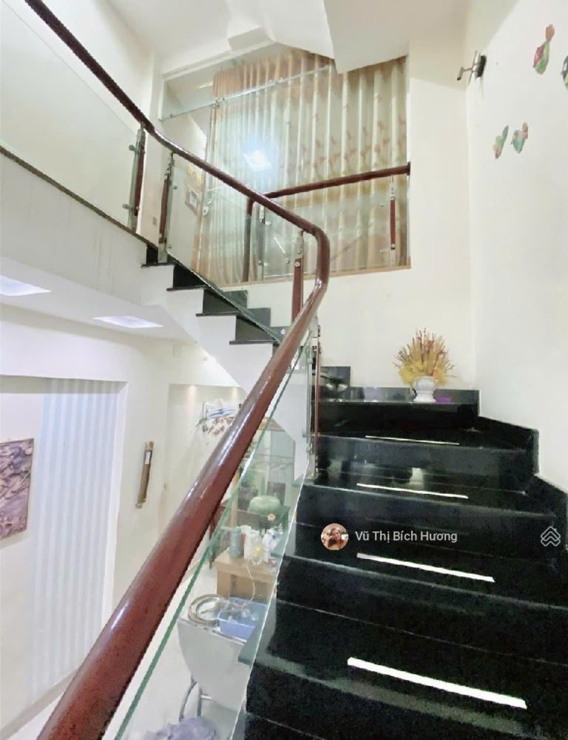 Bán gấp căn nhà đẹp 53 m2 tại Đường Tô Hiến Thành - 12 - Quận 10 - TP Hồ Chí Minh, giá 9,7 tỷ