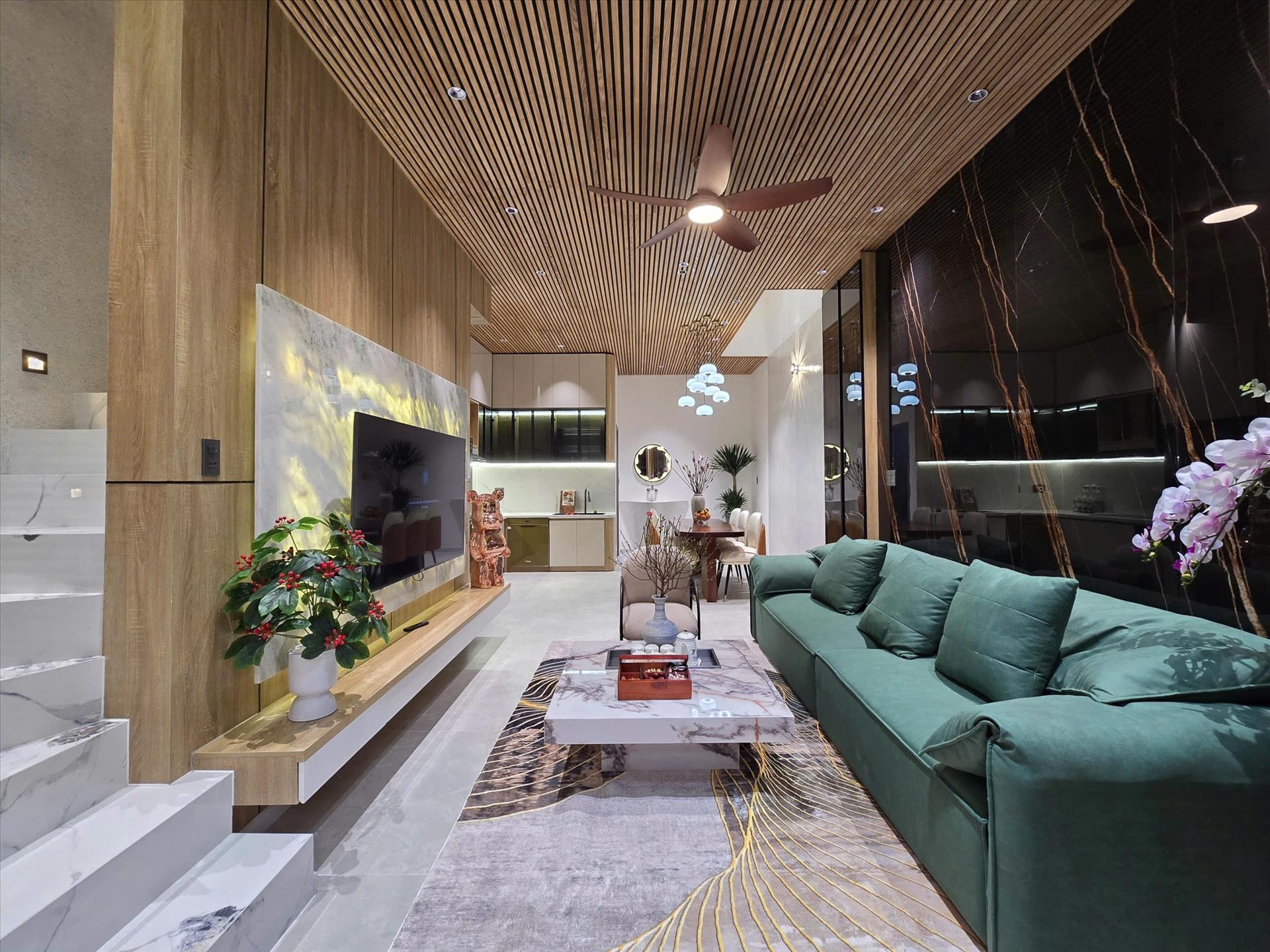 Cần bán ngay căn nhà mặt phố 3 tầng, 72 m2 tại Đường Lê Thiệt - Hòa Minh - Liên Chiểu, giá 8,95 tỷ