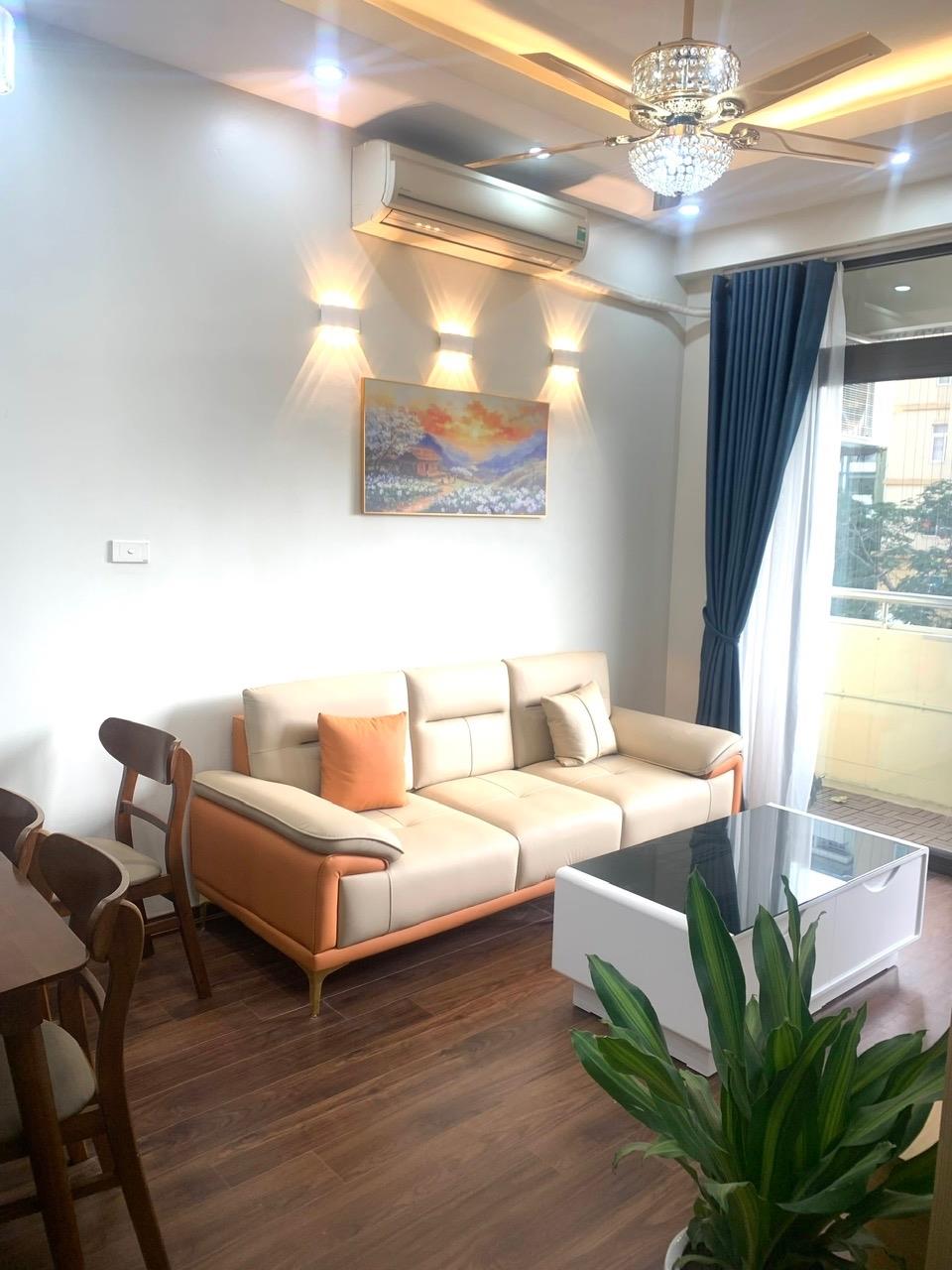 Cần bán gấp căn chung cư 83 m2, giá 4,98 tỷ tại Quận Long Biên - Hà Nội