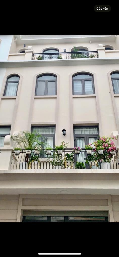 Cần bán căn liền kề 5 tầng, 58 m2, giá 11,8 tỷ tại Xã Long Hưng - Văn Giang - Hưng Yên