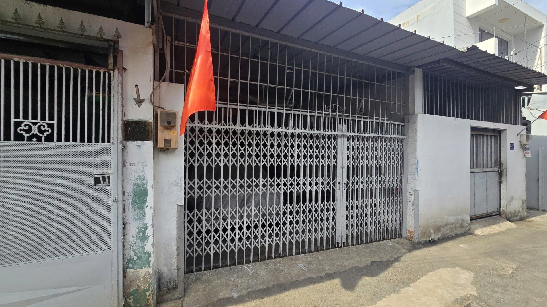 Cần bán gấp bán nhanh nhà sổ riêng 180,60000610351562 m2 tại Thủ Đức, giá 10,7 tỷ