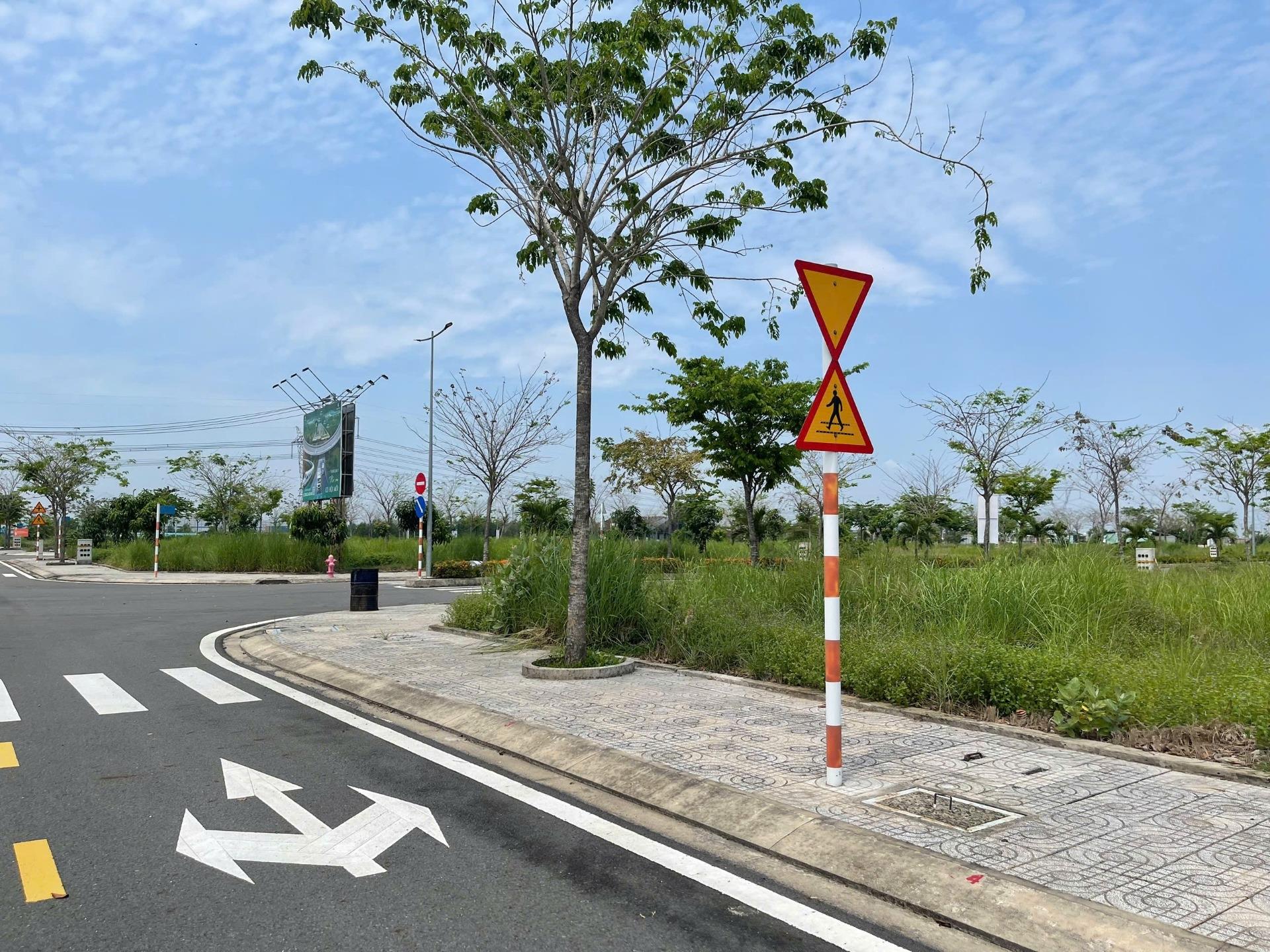 Bán gấp lô đất nền 90 m2 tại Đường 10 - Đức Hoà Đông - Đức Hòa - Long An, giá 2,55 tỷ