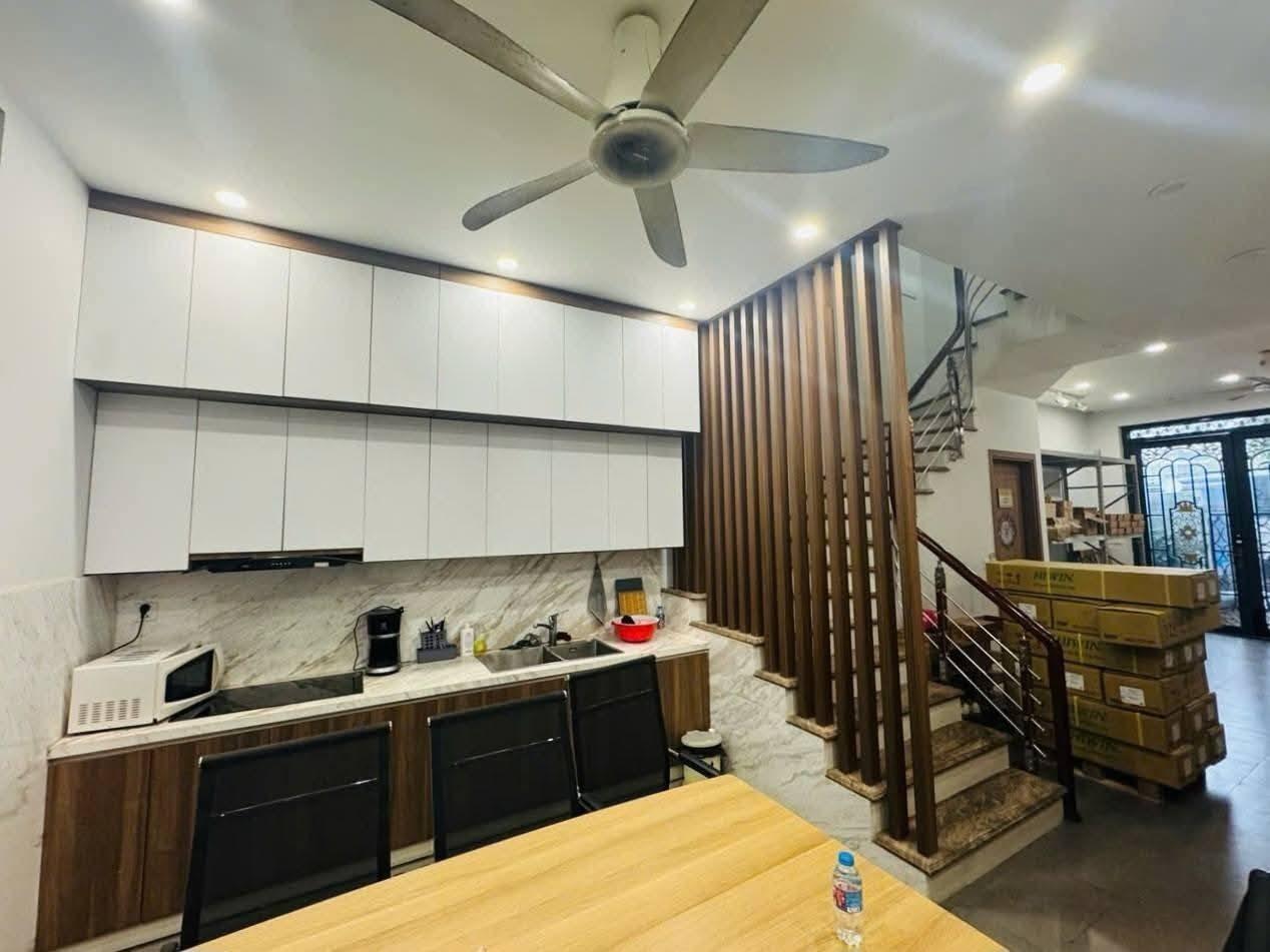 Cần bán nhà 75 m2 tại Phường Đại Kim - Hoàng Mai - Hà Nội, giá 30 tỷ