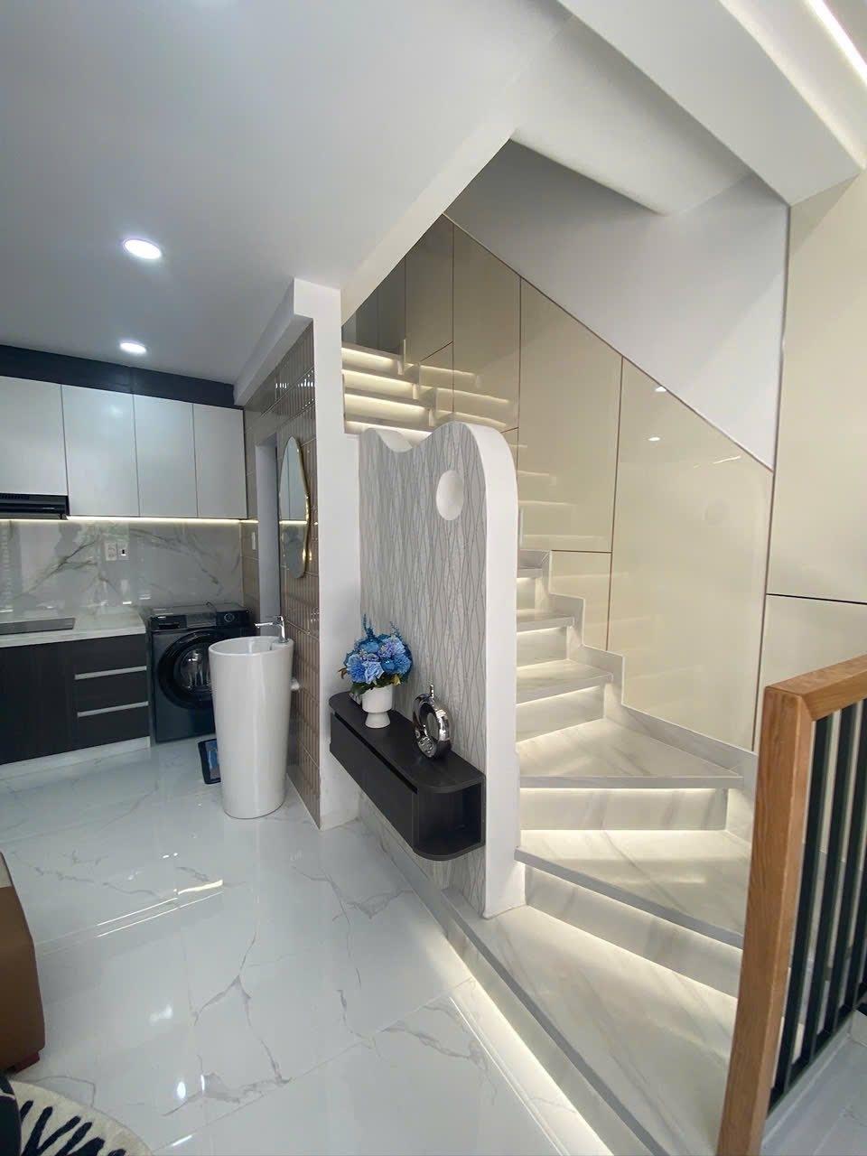 Cần bán gấp bán nhanh căn nhà đẹp 50 m2 tại Đường Lê Đức Thọ - 17 - Gò Vấp, giá 1,69 tỷ