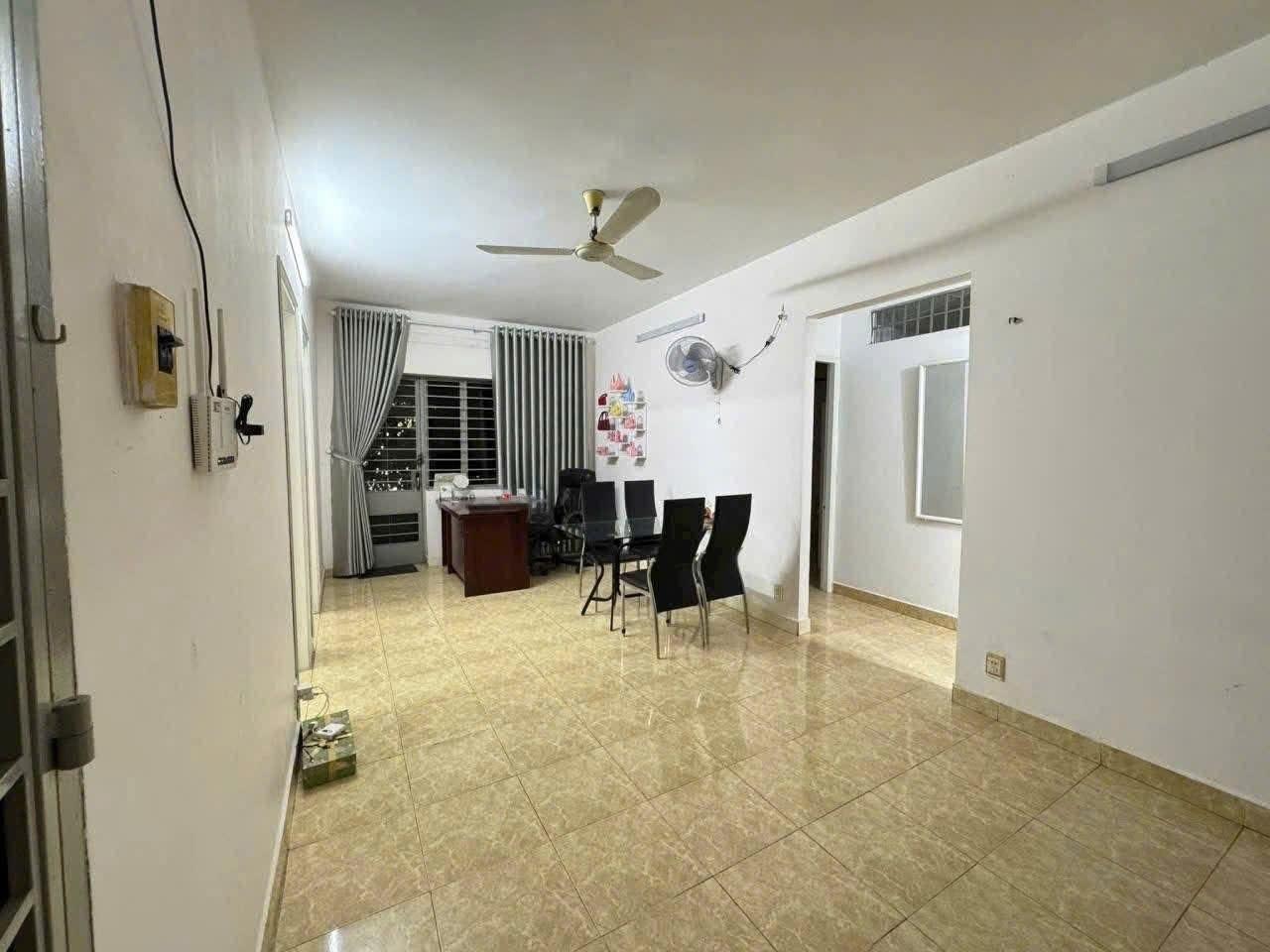 Cần cho thuê gấp căn hộ chung cư 73 m2 tại Đường Nguyễn Tri Phương - Quận 5, giá 9 triệu/tháng