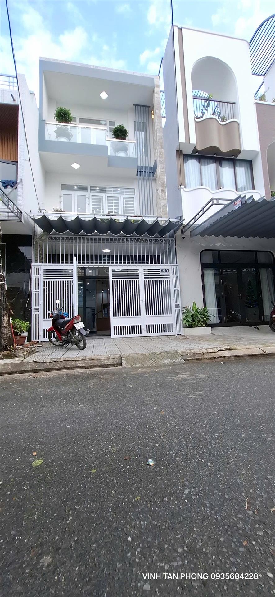 Cần bán gấp nhà mặt phố 3 tầng, 70 m2 tại Đường Dương Bích Liên - Liên Chiểu, giá 7,25 tỷ