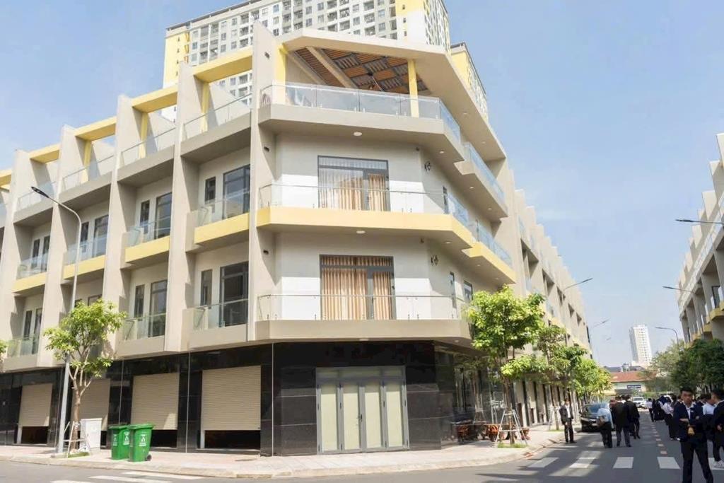 Sở hữu ngay nhà mặt phố đẹp 241 m2 tại Đường Thống Nhất - Đông Hòa - Dĩ An, giá 8,48 tỷ