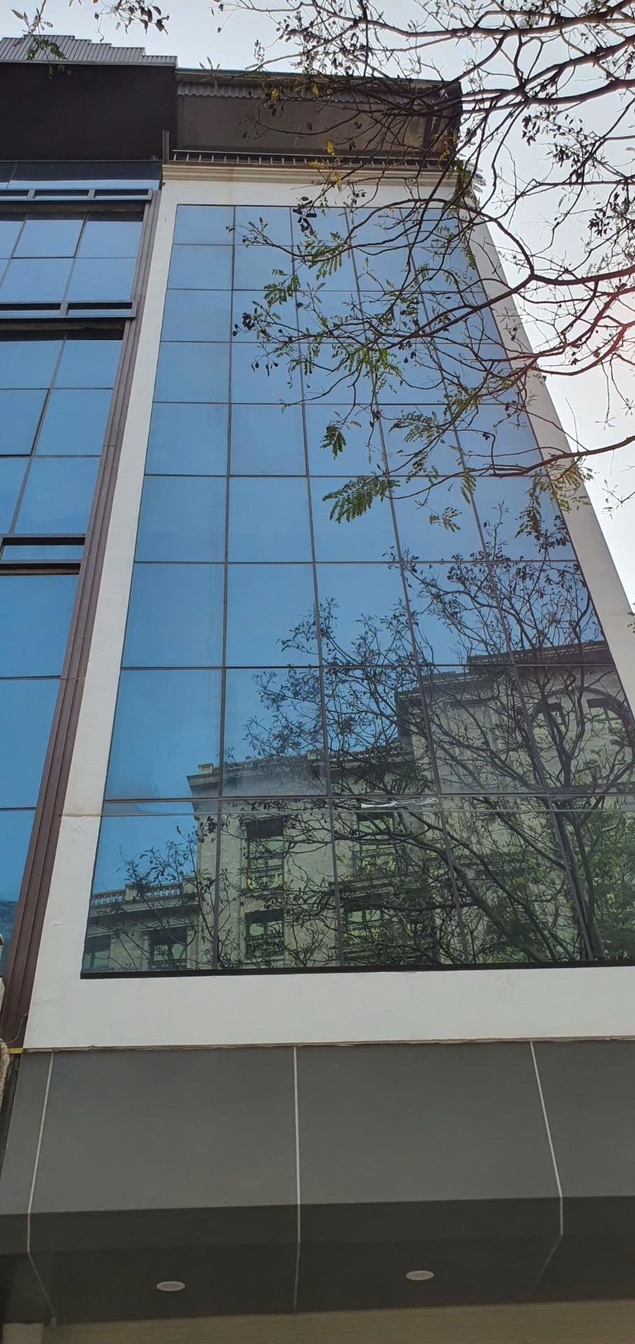 Cần bán nhanh căn nhà mặt phố 170 m2 tại Đường Phạm Văn Đồng - Nghĩa Đô - Cầu Giấy, giá 125 tỷ