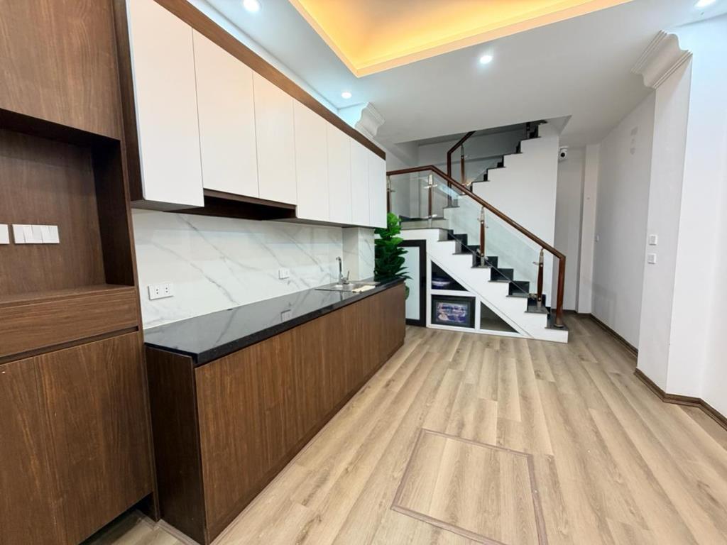 Bán nhà sổ hồng riêng 18 m2 tại Phường Vĩnh Phúc - Ba Đình - Hà Nội, giá 7,2 tỷ