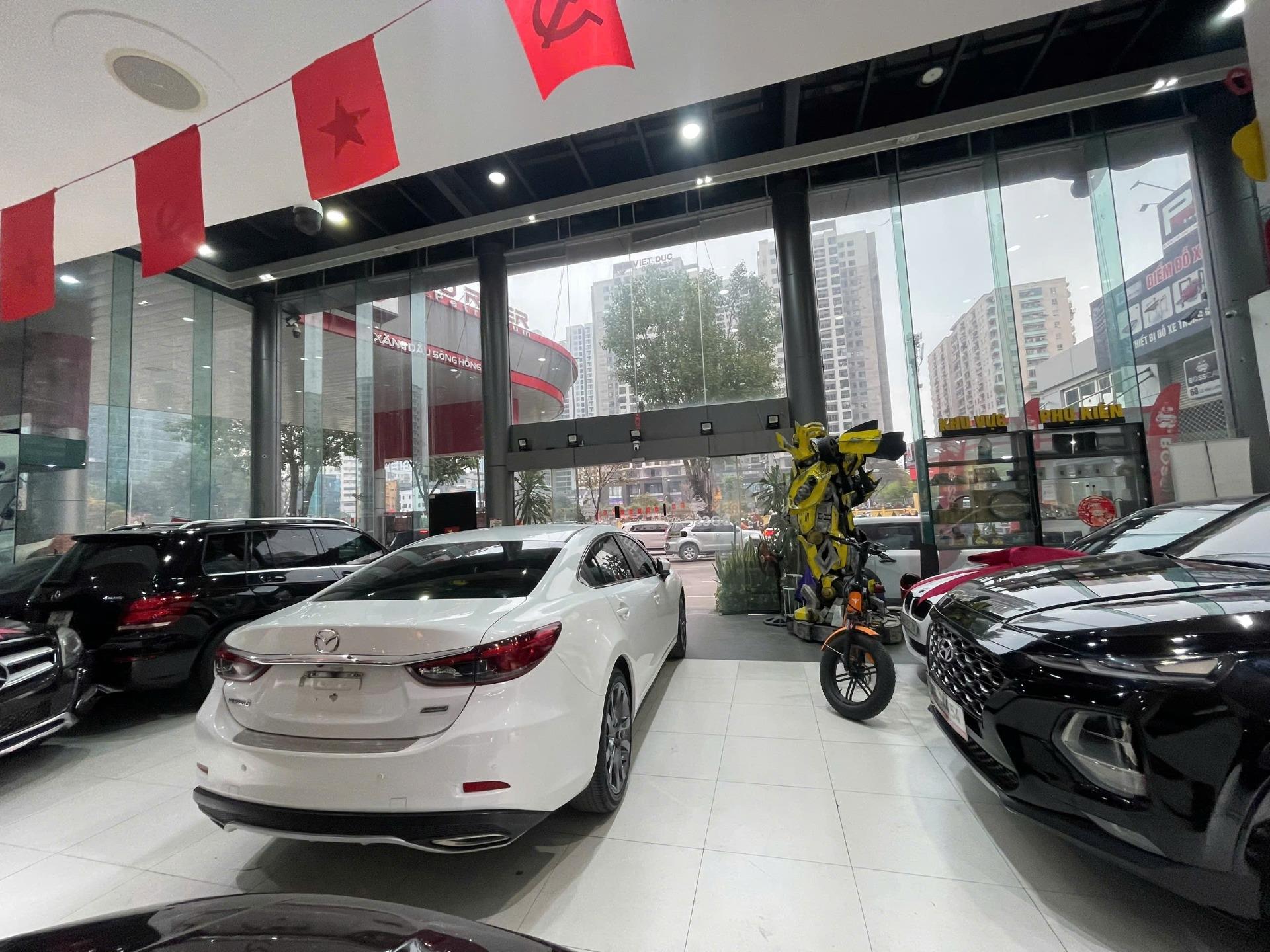 Cần cho thuê gấp căn nhà mặt phố tại Đường Lê Văn Lương - Thanh Xuân, 237 m2, thỏa thuận