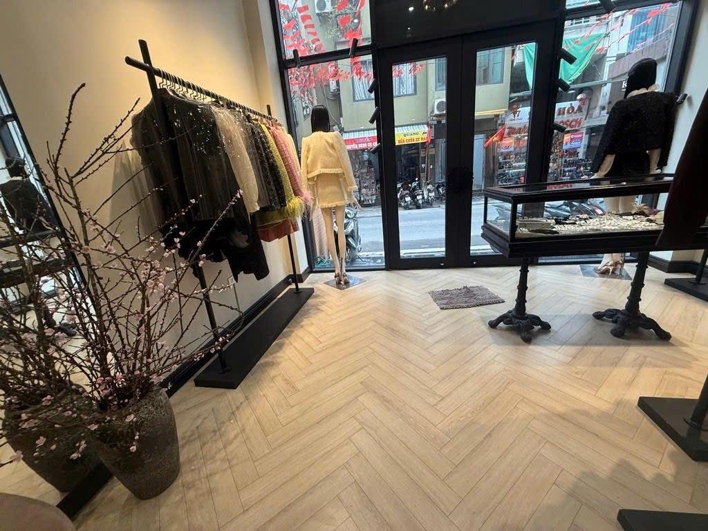 Cần bán ngay nhà mặt tiền 46 m2 tại Phố Hàng Cháo - Văn Miếu - Đống Đa - Hà Nội, giá 30,5 tỷ