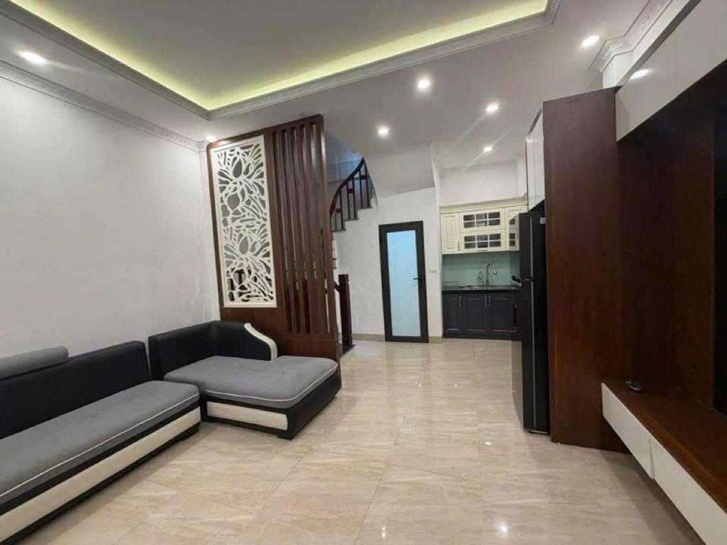 Cần bán nhà sổ riêng 48 m2 tại Đường Hoàng Hoa Thám - Vĩnh Phúc - Ba Đình, giá 1,2E-05 triệu