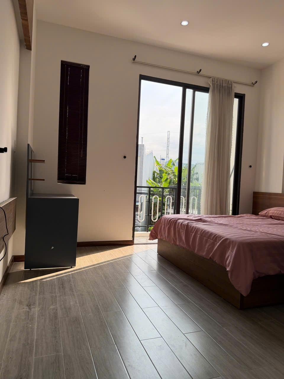 Cần bán ngay nhà mặt phố 3 tầng, 84 m2 tại Đường Đào Sư Tích - Hòa Minh - Liên Chiểu, giá 5,95 tỷ