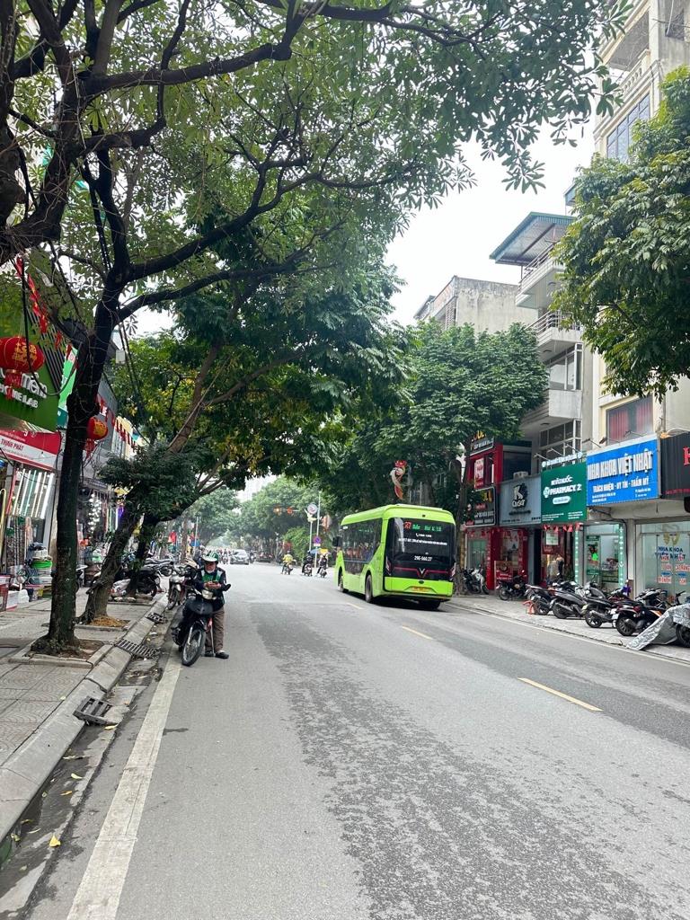 Cần bán gấp bán nhanh căn nhà mặt phố 55 m2 tại Đường Tô Hiệu - Hà Đông - Hà Nội, giá 24,3 tỷ