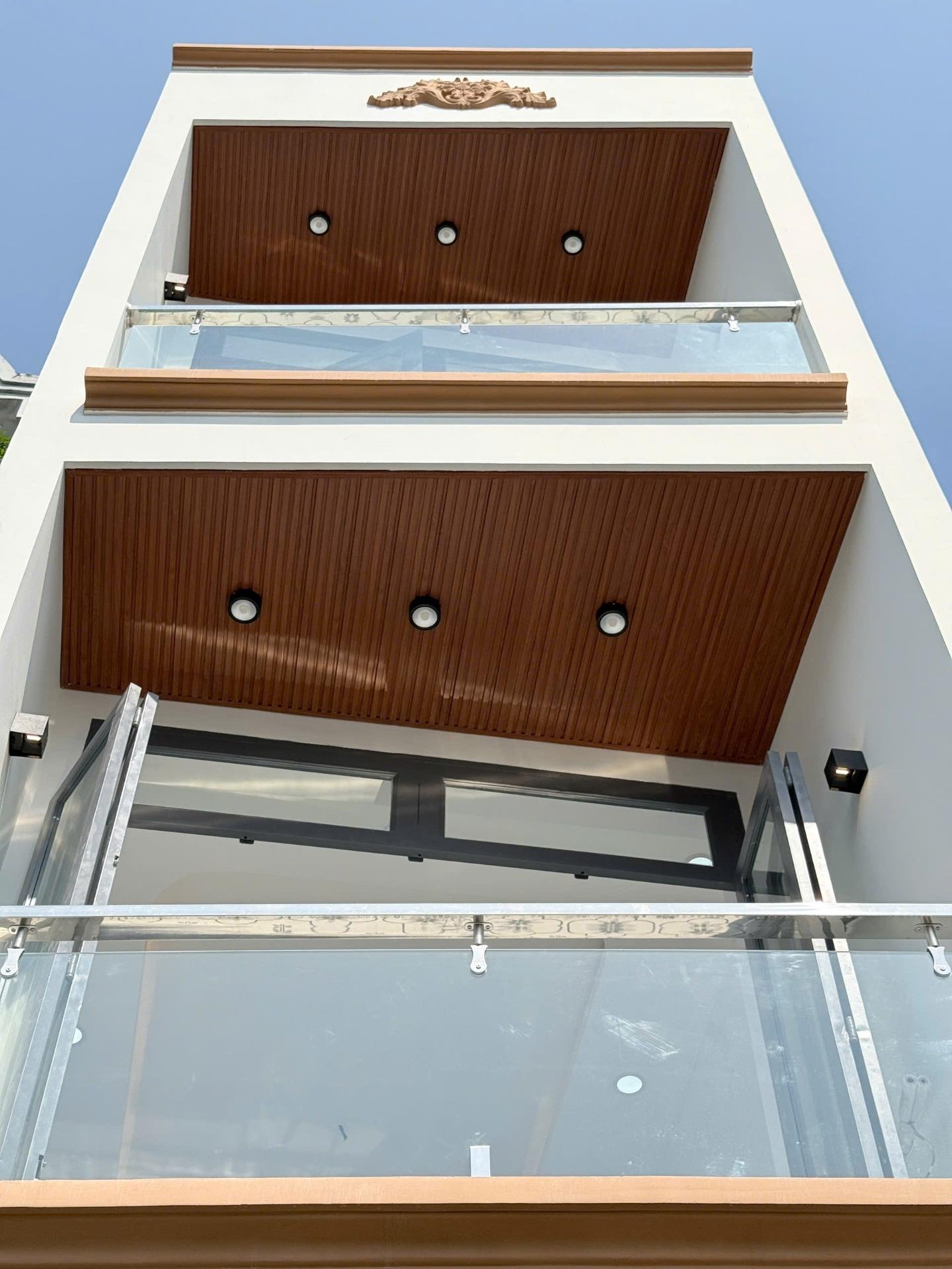 Cần bán nhanh nhà riêng sổ đỏ 37 m2, hướng Đông-Nam tại Đường Mễ Cốc - 15 - Quận 8, giá 4,8 tỷ