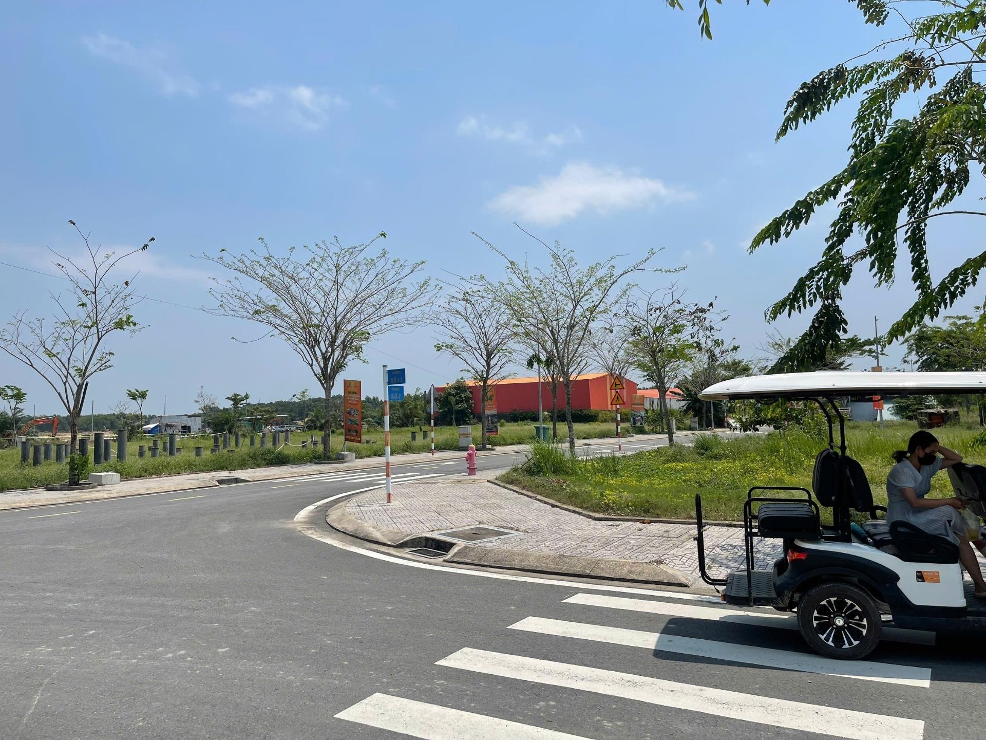 Cần bán gấp bán nhanh mảnh đất 80 m2, hướng Tây tại Đức Hòa - Long An, giá 2,26 tỷ