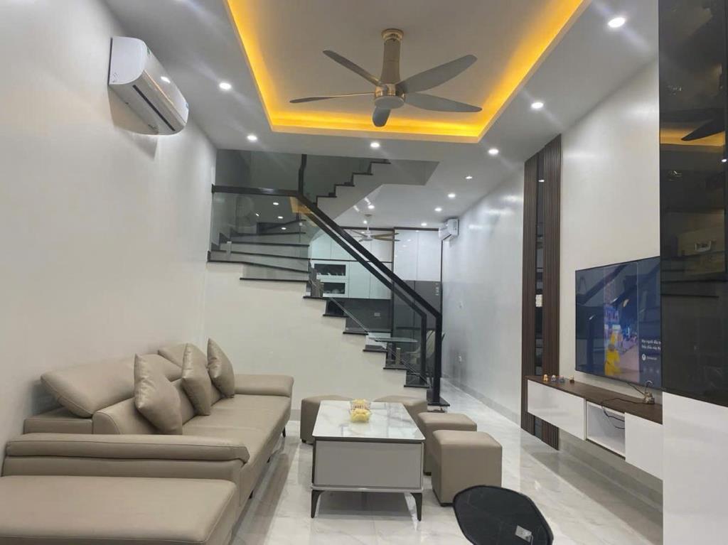 Chuyển nhượng nhà sổ riêng 64 m2 tại Đường Hoàng Hoa Thám - Vĩnh Phúc - Ba Đình, giá 12 tỷ