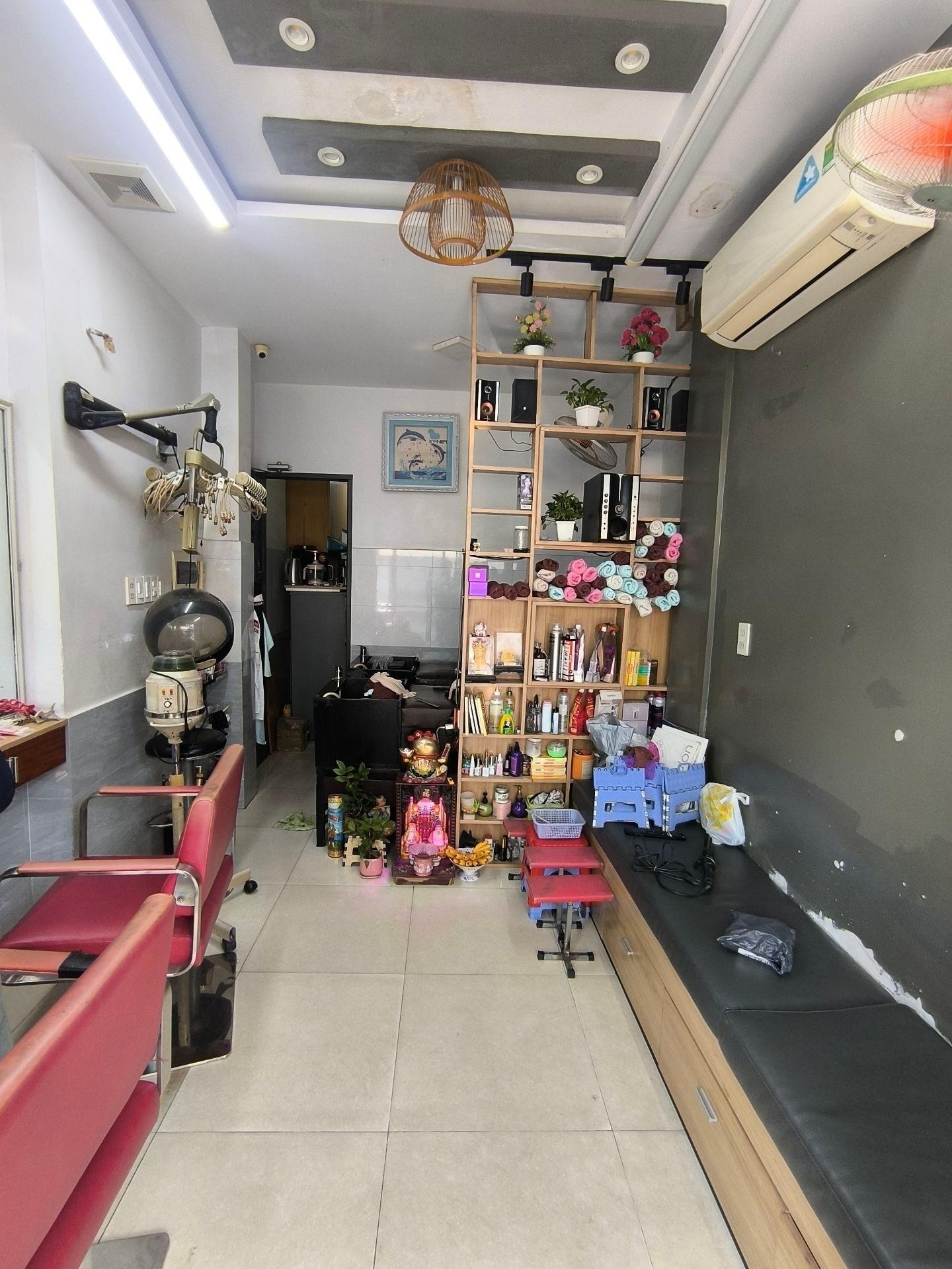 Sở hữu ngay nhà mặt phố 30 m2, hướng Đông tại Đường 4 - Linh Tây - Thủ Đức, giá 4,25 tỷ