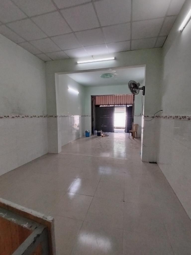 Cho thuê gấp nhà sổ riêng tại Đường Lũy Bán Bích - Tân Phú, 84 m2, 1 tầng, giá 9 tr/tháng