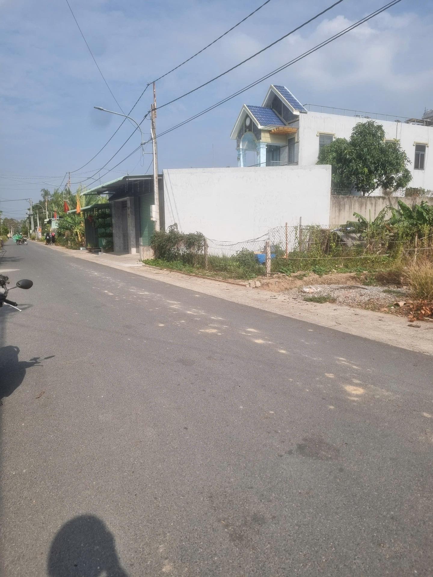 Cần bán gấp bán nhanh nền đất 100 m2 tại Thị xã Phú Mỹ - Bà Rịa Vũng Tàu, giá 1,85 tỷ