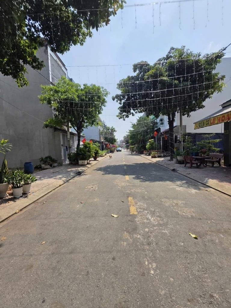 Chuyển nhượng miếng đất 60 m2 tại Phường Tân Đông Hiệp - Dĩ An - Bình Dương, giá 3,6 tỷ