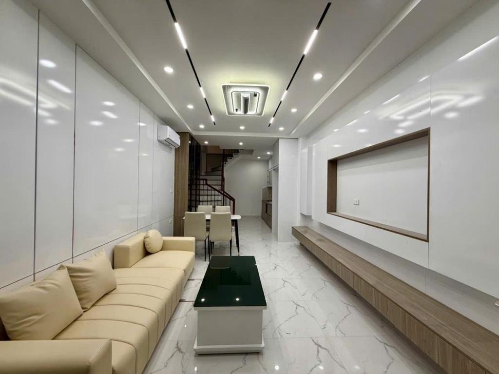 Chuyển nhượng nhà shr 36 m2 tại Đường Hoàng Hoa Thám - Ngọc Hà - Ba Đình - Hà Nội, giá 10,9 tỷ